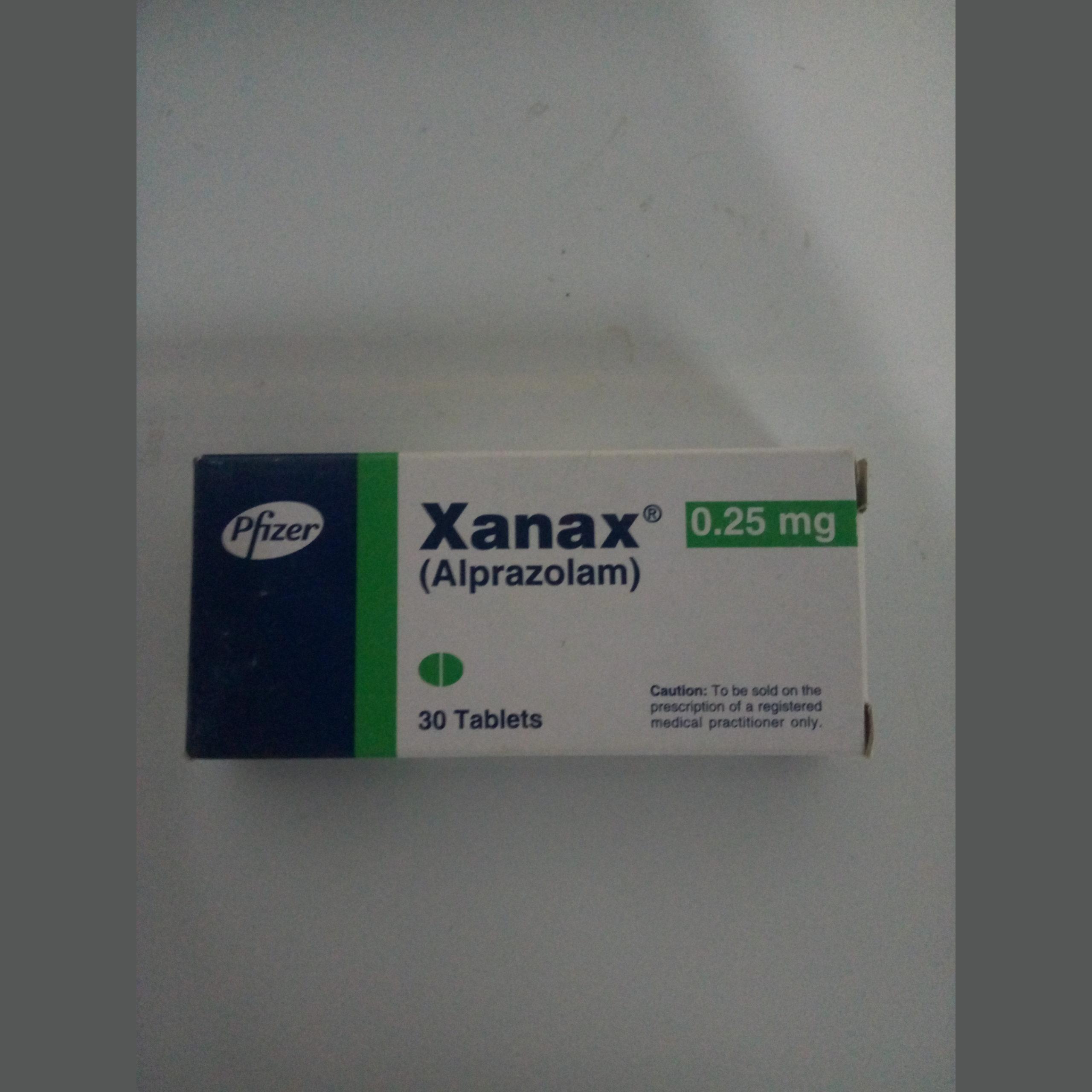 Ксанакс купить в аптеке. Алпразолам xanax. Ксанакс 0.5 мг алпразолам. Ксанакс 0.25 мг. Алпразолам 0.25.